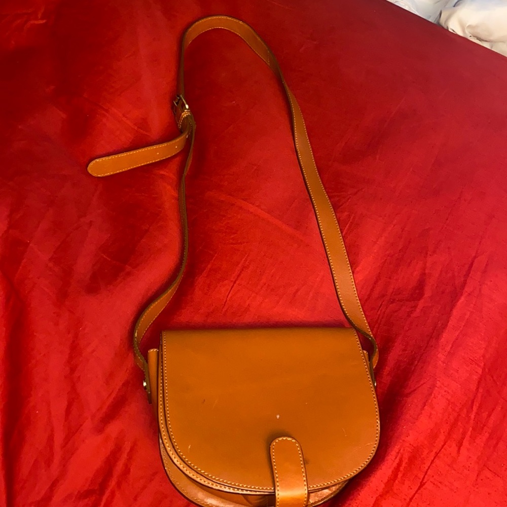 Beautiful side of shoulder bag